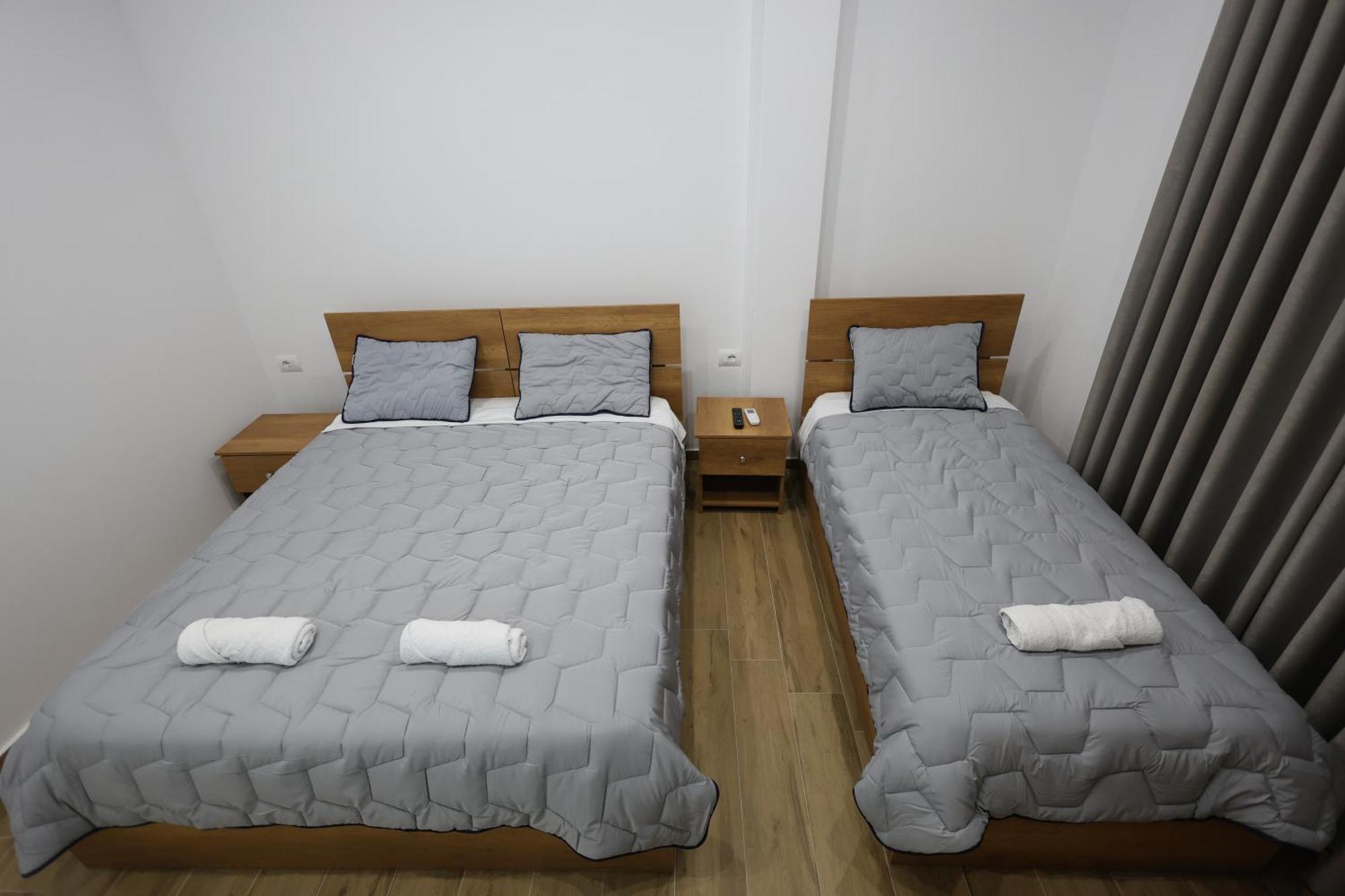 Guesthouse Aurel ベラト エクステリア 写真
