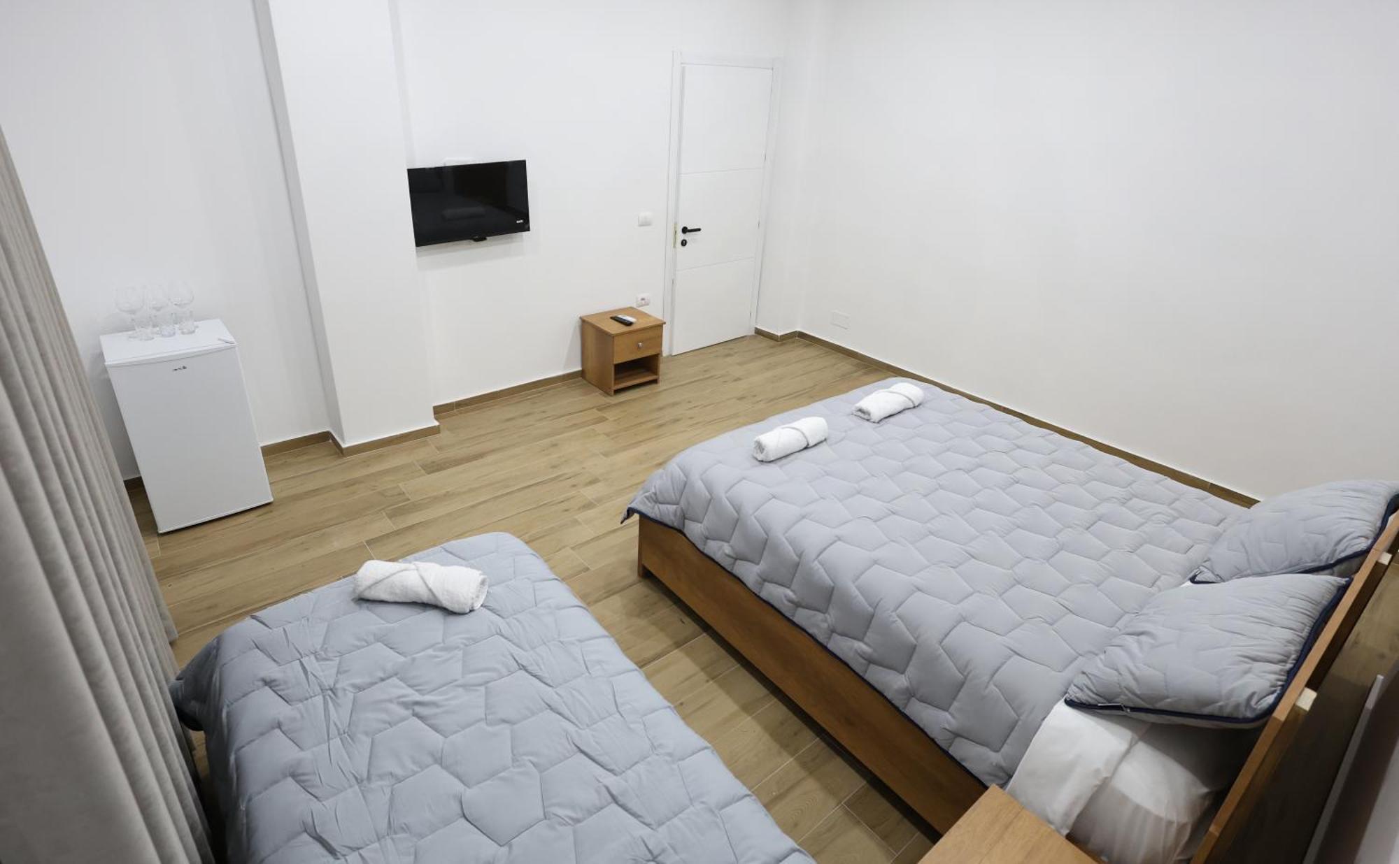 Guesthouse Aurel ベラト エクステリア 写真