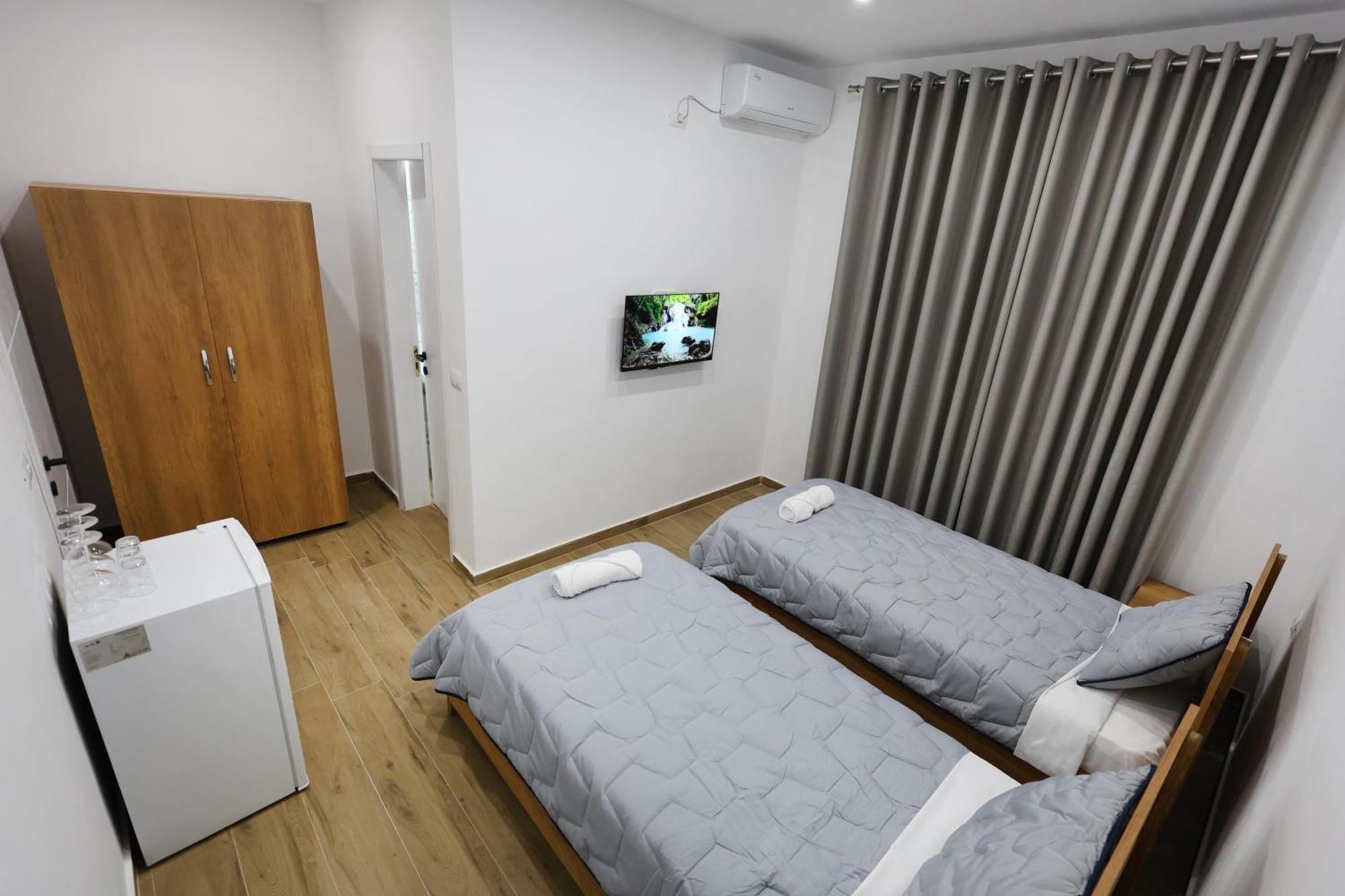 Guesthouse Aurel ベラト エクステリア 写真